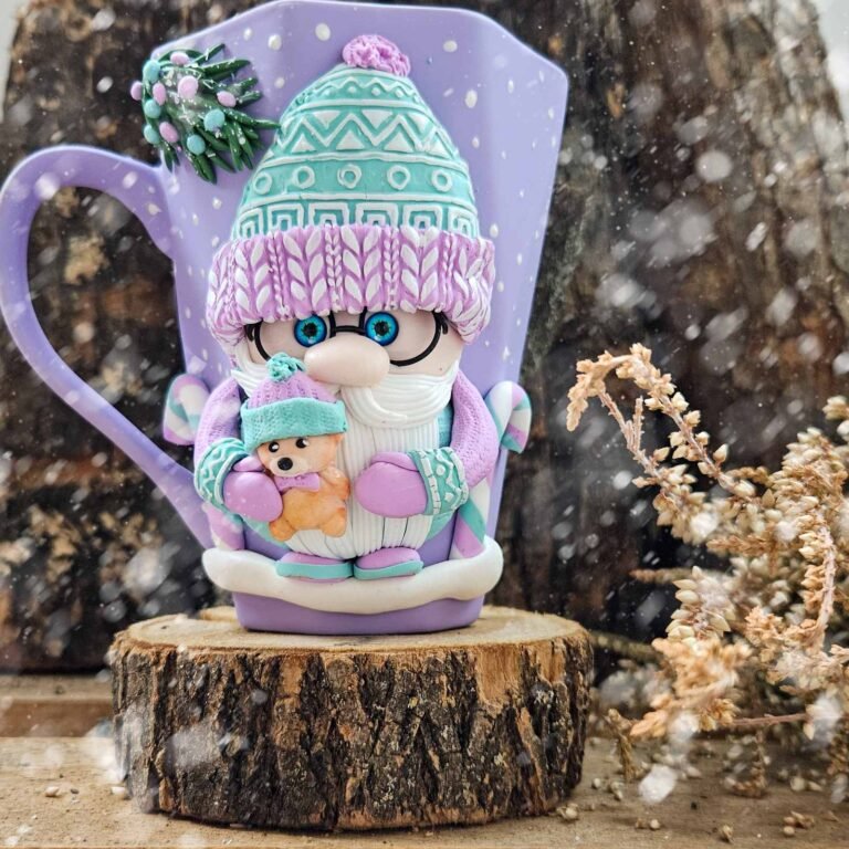 Коледна чаша с гномче от полимерна глина