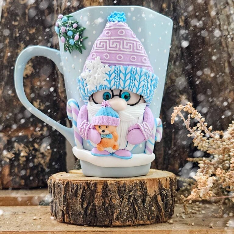 Коледна чаша с гномче от полимерна глина